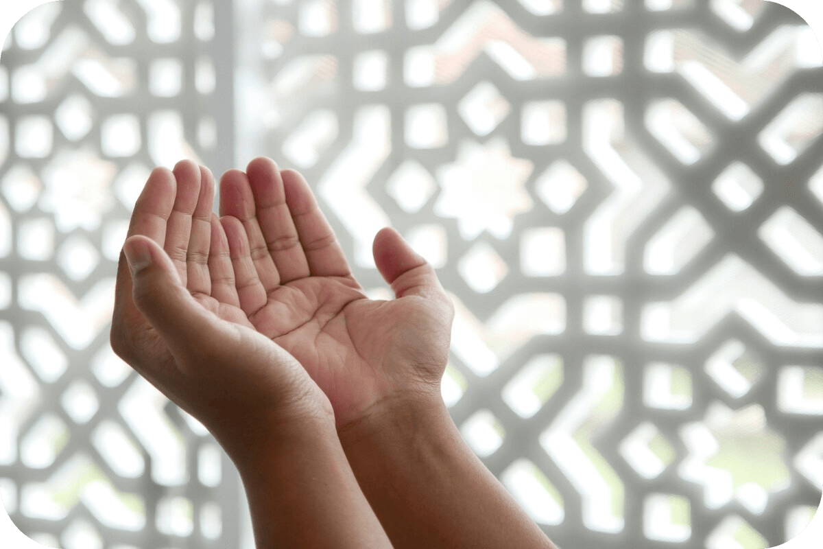 hands raised for dua