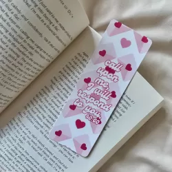 Perfect Gift Enhance your reading experience with our unique Islamic bookmark. Designed with care, it serves as a reminder of faith. Slim and durable, it securely holds its place in your Qur'an or any book. Perfect as a gift or for personal use!This beautiful accessory serves as a perfect companion for your Qur'an and books. Or if you don't read much, you can place it in your journal or notebooks.51 x 152 mm size400 gsm paperGlossy front, silk-finish backVivid, full-colour printing*book not included*