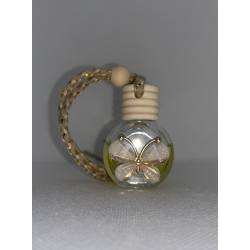 Perfect Gift Experience a burst of joy and fulfilment with our pure Essential Oil Blend. This little butterfly bottle contains a carefully crafted mix of mood-enhancing oils, while on the road. Featuring zesty citrus and soothing lavender, designed to enhance your driving experience with a positive and refreshed mindset every time.   The scent: Lavender, orange and bergamot size: 5.2cm x 3.6cm