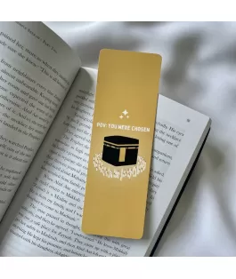 Perfect Gift Enhance your reading experience with our unique Islamic bookmark. Designed with care, it serves as a reminder of faith. Slim and durable, it securely holds its place in your Qur'an or any book. Perfect as a gift or for personal use!This beautiful accessory serves as a perfect companion for your Qur'an and books. Or if you don't read much, you can place it in your journal or notebooks.51 x 152 mm size400 gsm paperGlossy front, silk-finish backVivid, full-colour printing*book not included*