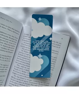 Perfect Gift There truly are signs in the creation of the heavens and earth, and in the alternation of night and day, for those with understanding. (3:190) Enhance your reading experience with our unique Islamic bookmark. Designed with care, it serves as a reminder of faith. Slim and durable, it securely holds its place in your Qur'an or any book. Perfect as a gift or for personal use!This beautiful accessory serves as a perfect companion for your Qur'an and books. Or if you don't read much, you can place it in your journal or notebooks.51 x 152 mm size400 gsm paperGlossy front, silk-finish backVivid, full-colour printing*book not included*